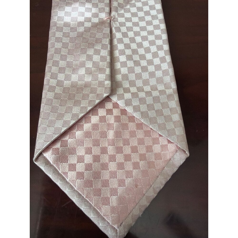 Louis Vuitton Damier 100% Silk Tie Pink LV Logo Silk Made Italy Used w/COA 59" - Picture 13 of 13